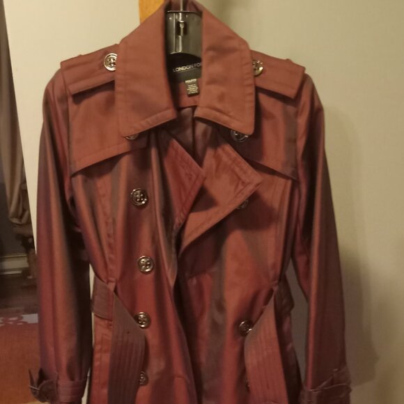 Ladies burgundy London Fog trench coat size xs - Picture 1 of 2